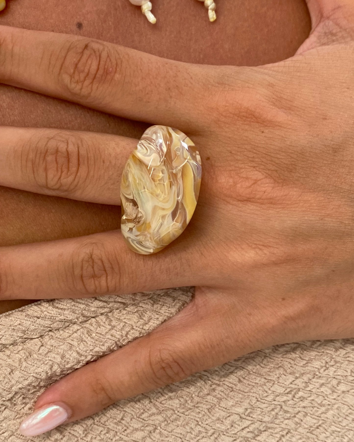 Anillo Beige