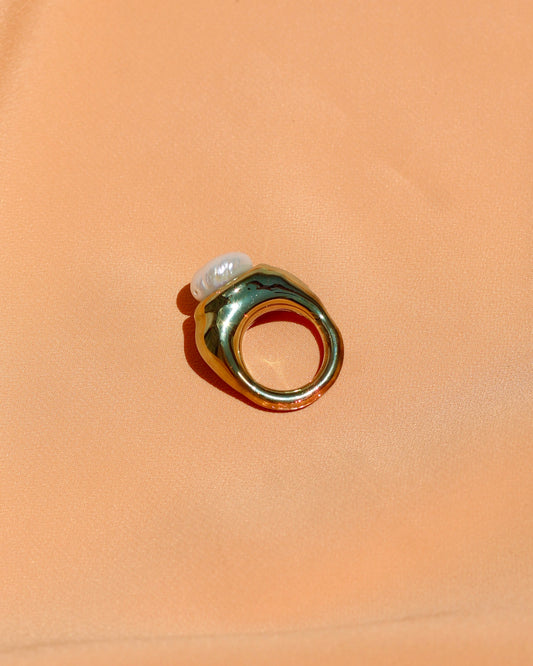 GOLD PEARL RING