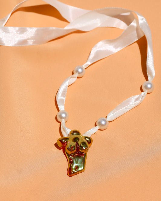 FEMALE BUST NECKLACE