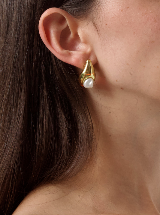 GOLD GLASS DROP EARRING